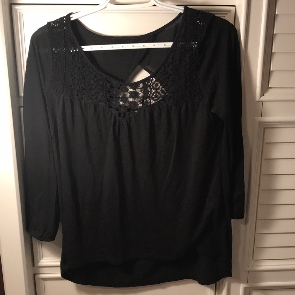 Long sleeve black American Eagle shirt.